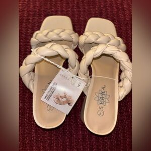 Serra Women’s Bow Thong Sandals size 7